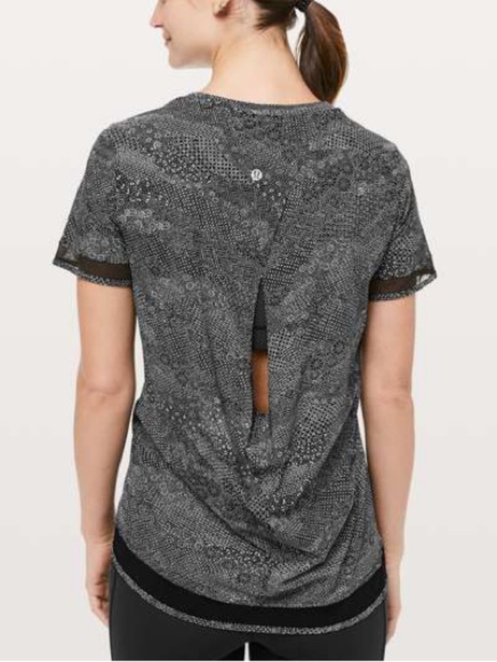 Lululemon Women’s Serve Up Some Sun Shoet Sleeve Top Black White Size 4